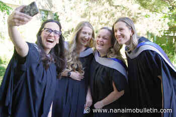 More than 1000 graduates cross the stage at VIU convocation – Nanaimo News Bulletin - Nanaimo Bulletin