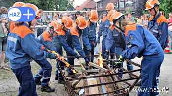 Isernhagen: Feuerwehren Stelle und Kirchhorst feiern ihr Sonnenwendfeuer - HAZ