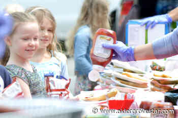 Langley firefighters serve up hotdogs – Aldergrove Star - Aldergrove Star