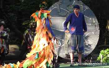 Masquerade Theater bringt 'Peer Gynt' mei sang, muzyk en dûns op in prachtplak yn Aldwâld | Resinsje - Friesch Dagblad