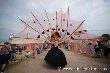 Festival-first Notting Hill Carnival parade 'sums up Glastonbury' - St Helens Star