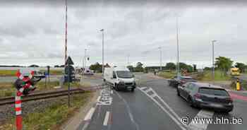 Spoorwegovergang ruim twee dagen afgesloten | Evergem | hln.be - Het Laatste Nieuws