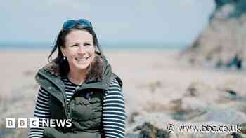 Cornwall mum of three develops app for seaside trippers - BBC