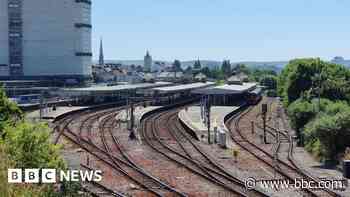 Cornwall and Devon stations largely empty on second strike day - BBC