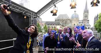 Solidaritätsaktion zum Karlspreis: “Blue Karla“ unterstützt inhaftierte Frauen in Belarus