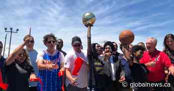 Arkells celebrate with Hamilton community at opening of new Woodlands Park basketball court - Global News