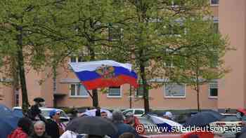 Demonstrationen - Lahr/Schwarzwald - Autokorso in Lahr gegen Diskriminierung Russlanddeutscher - Politik - SZ.de - Süddeutsche Zeitung - SZ.de
