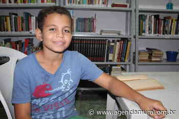 No Crato, coletivo cria biblioteca e espalha literatura por postes e comércios - Agência Mural de Jornalismo das Periferias