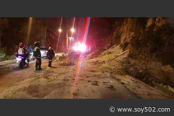 Derrumbe de las Charcas a San Cristóbal complica tránsito - Soy502