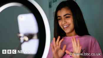 Instagram: Video selfies trial to verify age of teens