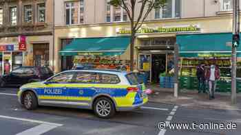 Leipzig: Betrunkener zieht Piratenwaffe und zielt auf Polizei - t-online