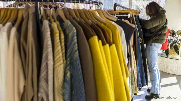 Consumer sentiment survey followed by the Fed shows inflation expectations ease slightly - CNBC