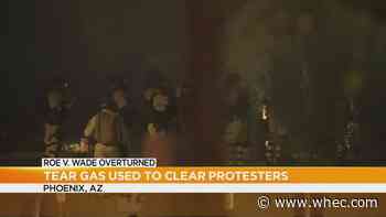 Tear gas used to clear Roe v. Wade protesters