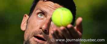 Novak Djokovic persiste et signe