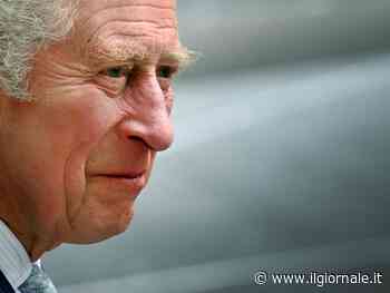 "Un milione di euro in contanti nelle borse della spesa". La donazione dello sceicco al principe Carlo che fa discutere