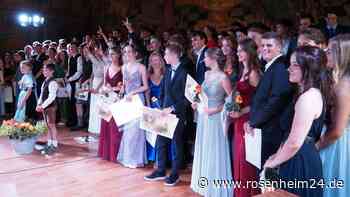 Zeugnisverleihung mit Salto: Abifeier des Luitpold-Gymnasiums in Wasserburg