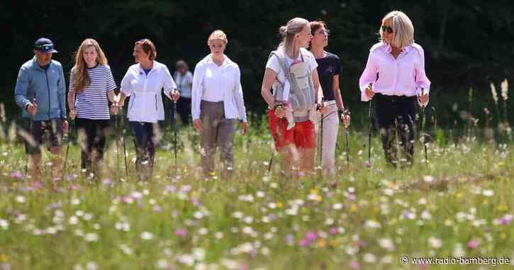 Nordic Walking: Frauen der G7-Chefs wandern um Felchensee