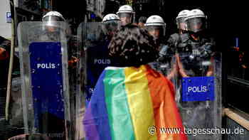 Zahlreiche Festnahmen bei verbotener Pride-Parade in Istanbul