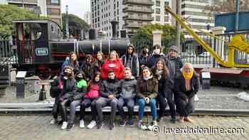 Alumnos de Agustina y Tiburcio viajaron en tren y visitaron Buenos Aires - Diario La Verdad Junín