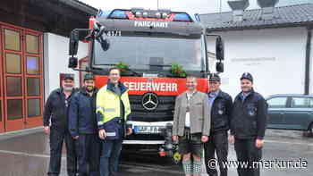 Die Freiwillige Feuerwehr Farchant freut sich über das Löschfahrzeug LF 20 - Merkur.de