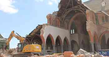 IN BEELD. Izegemse Paterskerk verdwijnt onder de sloophamer - Het Laatste Nieuws