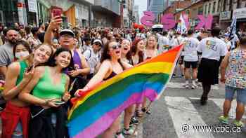 Hundreds of thousands attend Toronto Pride parade downtown