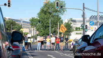 St. Petersburger Straße Dresden: Klima-Demonstranten blockieren Berufsverkehr - Sächsische.de