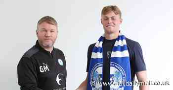 Harvey Cartwright in battle with Chelsea teenager for Peterborough goalkeeping gloves - Hull Live