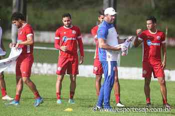 Buscando sair do Z4 da Série B, Náutico enfrenta o Brusque fora de casa - Esportes DP