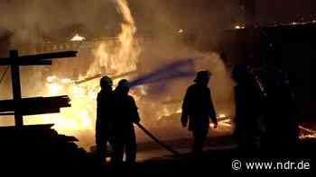 Millionenschaden nach zwei Bränden in einem Sägewerk in Melle - NDR.de