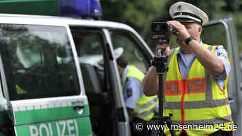 Polizei überwacht Ausflugsverkehr und stoppt Raser und Wildparker