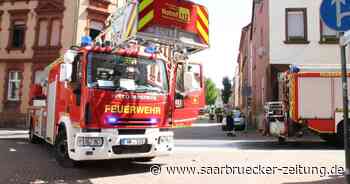 Brand in Neunkirchen in einem Hof mehrerer Mietshäuser​ - Saarbrücker Zeitung