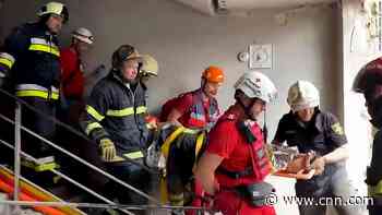 CNN reporter on scene of Kyiv rescue operations