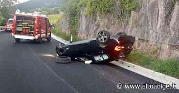 San Genesio, auto capottata all'alba - Cronaca - Alto Adige