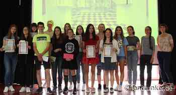 BRUCHSAL | Barockschloss als Bühne | Talente des Heisenberg-Gymnasium Bruchsal präsentieren Kunstwerke - Landfunker