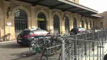 Ragazzo accoltellato in stazione a Parma: 17enne fermato per rapina aggravata e lesioni - La Repubblica