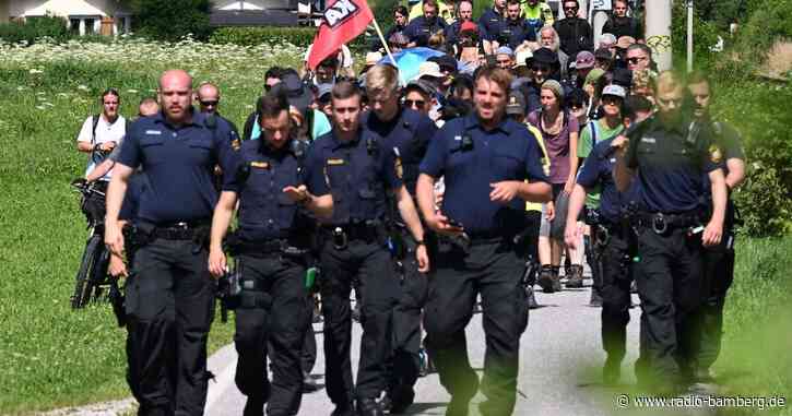 «Entwürdigend» – G7-Gegner kritisieren Demo an Schloss Elmau