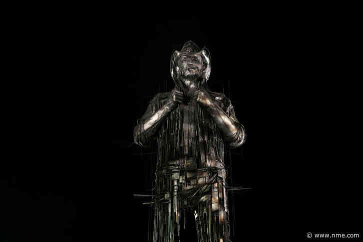 Watch the making of Hellfest’s giant Lemmy statue