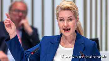 Auszeichnungen - Parchim - Schwesig: Selbstkritisch bei Aspekten ihrer Corona-Politik - Panorama - SZ.de - Süddeutsche Zeitung - SZ.de