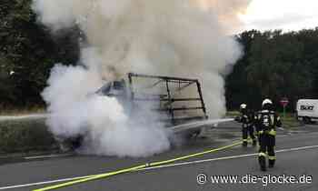 Kleintransporter geht in Oelde in Flammen auf - Die Glocke
