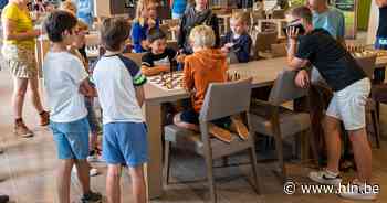 34 jonge schaakmeesters strijden om het Gouden Paard in Mol: “Ongelooflijk wat die jonge gasten al kunnen” - Het Laatste Nieuws