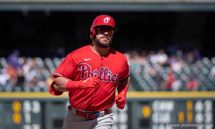 Harper-less Phillies score 8, bullpen does the rest to take series over Padres