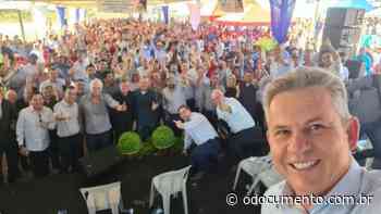 Mauro Mendes reúne 20 prefeitos em inauguração e mostra força política - O Documento