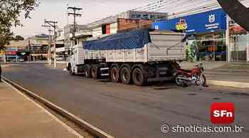 Jovem morre após moto bater na traseira de carreta em Itaperuna - SF Notícias
