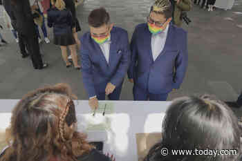 100 same-sex couples get married in Mexico City mass wedding