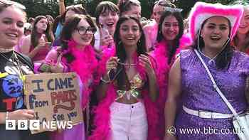 Harry Styles: Fans travel from US and Europe to Old Trafford shows - BBC