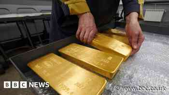 Ukraine war: UK joins ban on imports of Russian gold