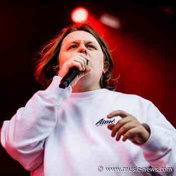 Lewis Capaldi served 'Mega Pint' of Guinness at Belfast boozer