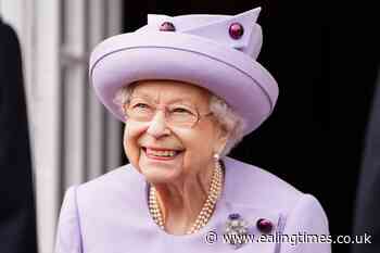 Queen greets members of the armed forces at parade in Edinburgh - Ealing Times