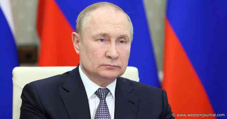 Ex-CIA Officer Says Putin Could Be Put Down with 'a F***ing Hammer to the Head' by Inner Circle